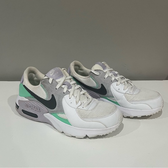 Nike Air Max Excee Running Shoes Green Glow CD5432-113 Women's Size 7 - Picture 2 of 9
